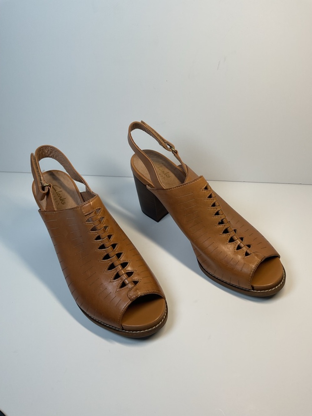 Clarks Leather Slingback Heels Tan Open Toe Comfort Sandals Women’s 9.5 - Picture 2 of 10